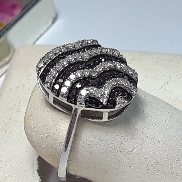 .33cttw Fancy Black & White Diamond Oval lined pattern Sterling Silver Ring#2100 - Picture 2 of 5